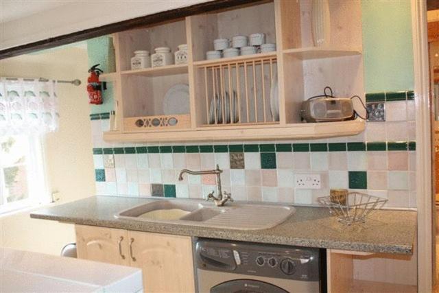 Robertsbridge Retreat At Cornhill Self Catering Apartments Szoba fotó