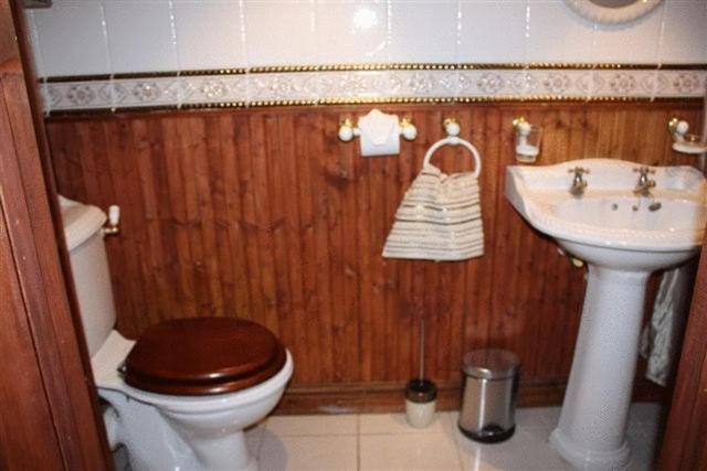 Robertsbridge Retreat At Cornhill Self Catering Apartments Szoba fotó
